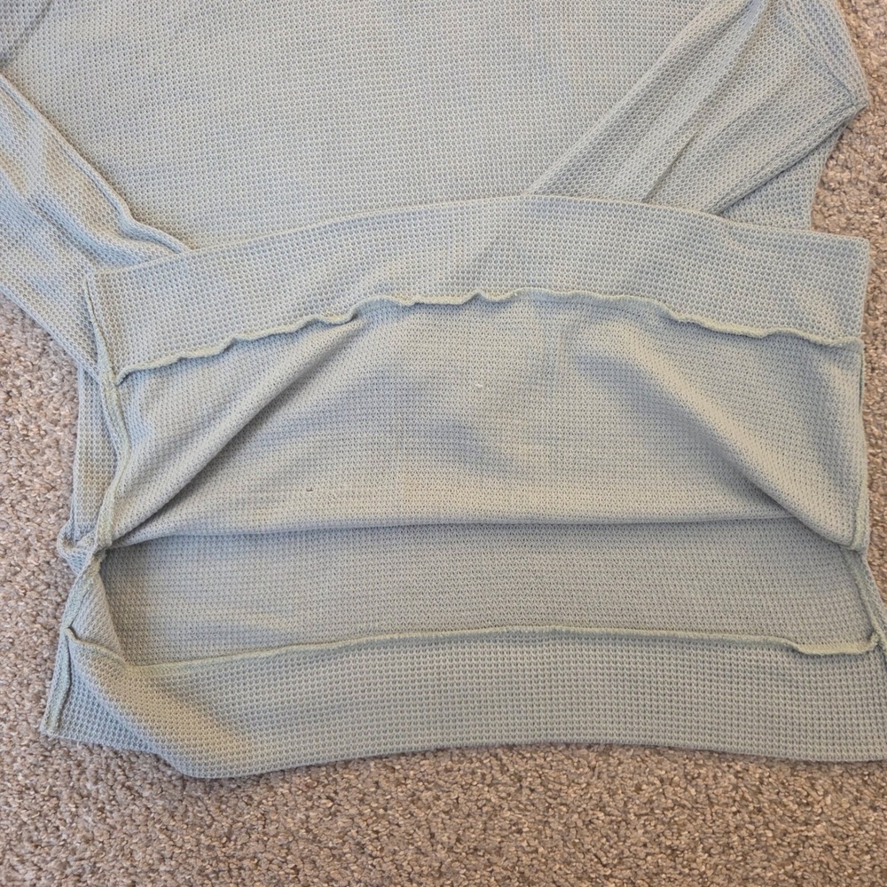 Ee:some Women Sage Green Waffle Knit Cold‎ Shoulder Top Size M - Picture 10 of 10